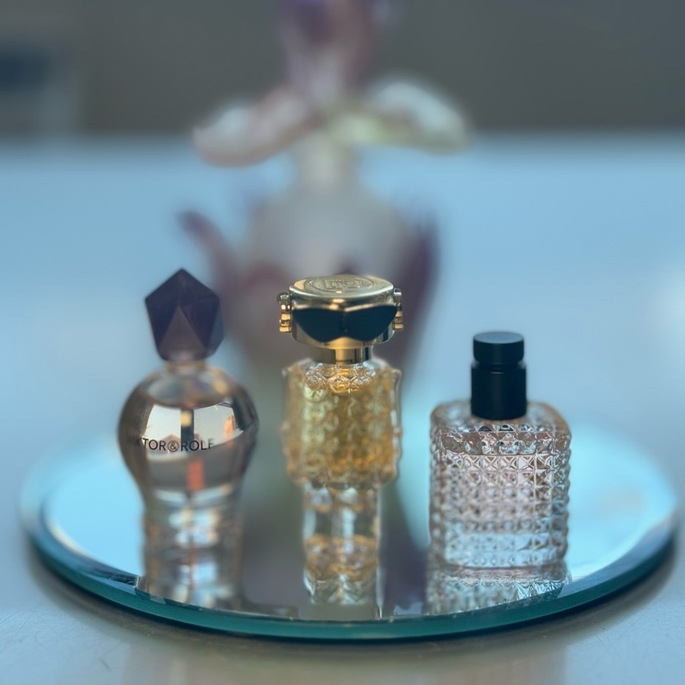 Mini Perfume Trio: Rabanne, Valentino, and Viktor & Rolf - Picture 3 of 7